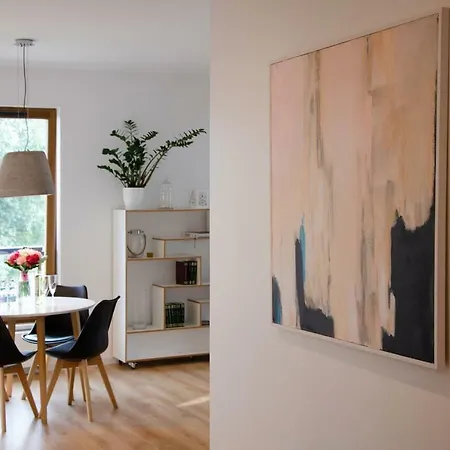 Bursztynowa 23 아파트